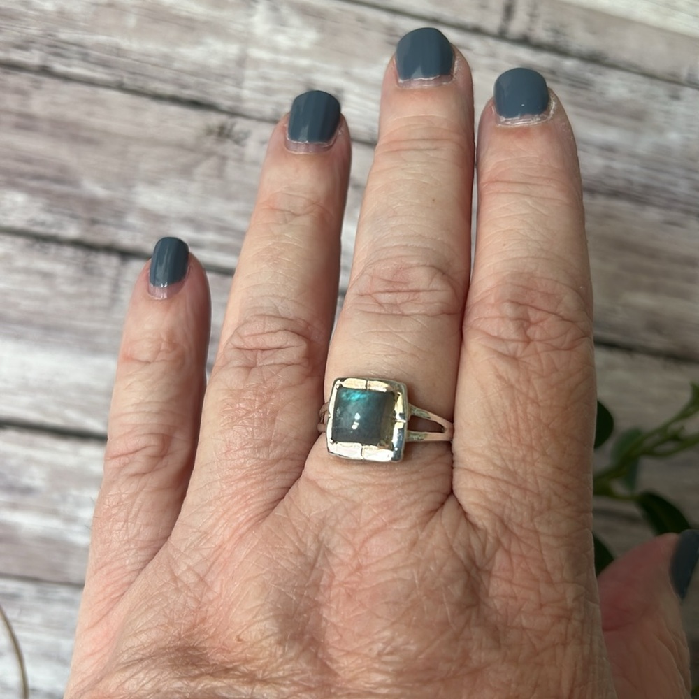 NWOT Sundance Sterling Silver Labradorite Ring (Size: 9.25) - Picture 14 of 15
